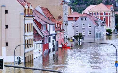 Flooded Street by LucyKaef, Pixabay